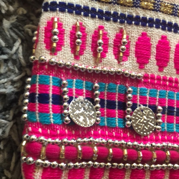 Express Pink Fringe Clutch - Picture 3 of 12